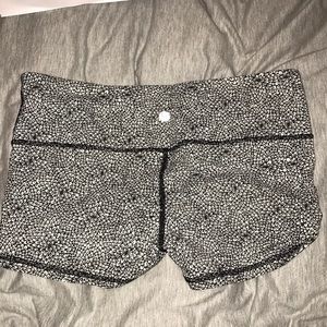 lululemon athletica Shorts - floral lululemon shorts lululemon athletica Shorts - floral lululemon shorts